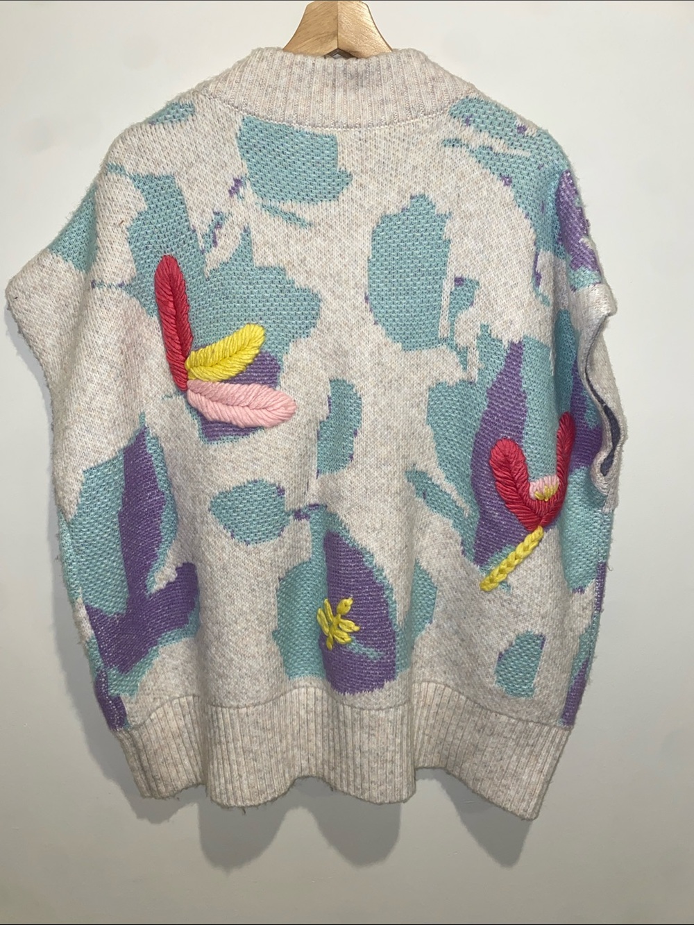 Cyrus Cream V-Neck Sweater Vest with Pastel Floral Embroidery - Picture 5 of 7